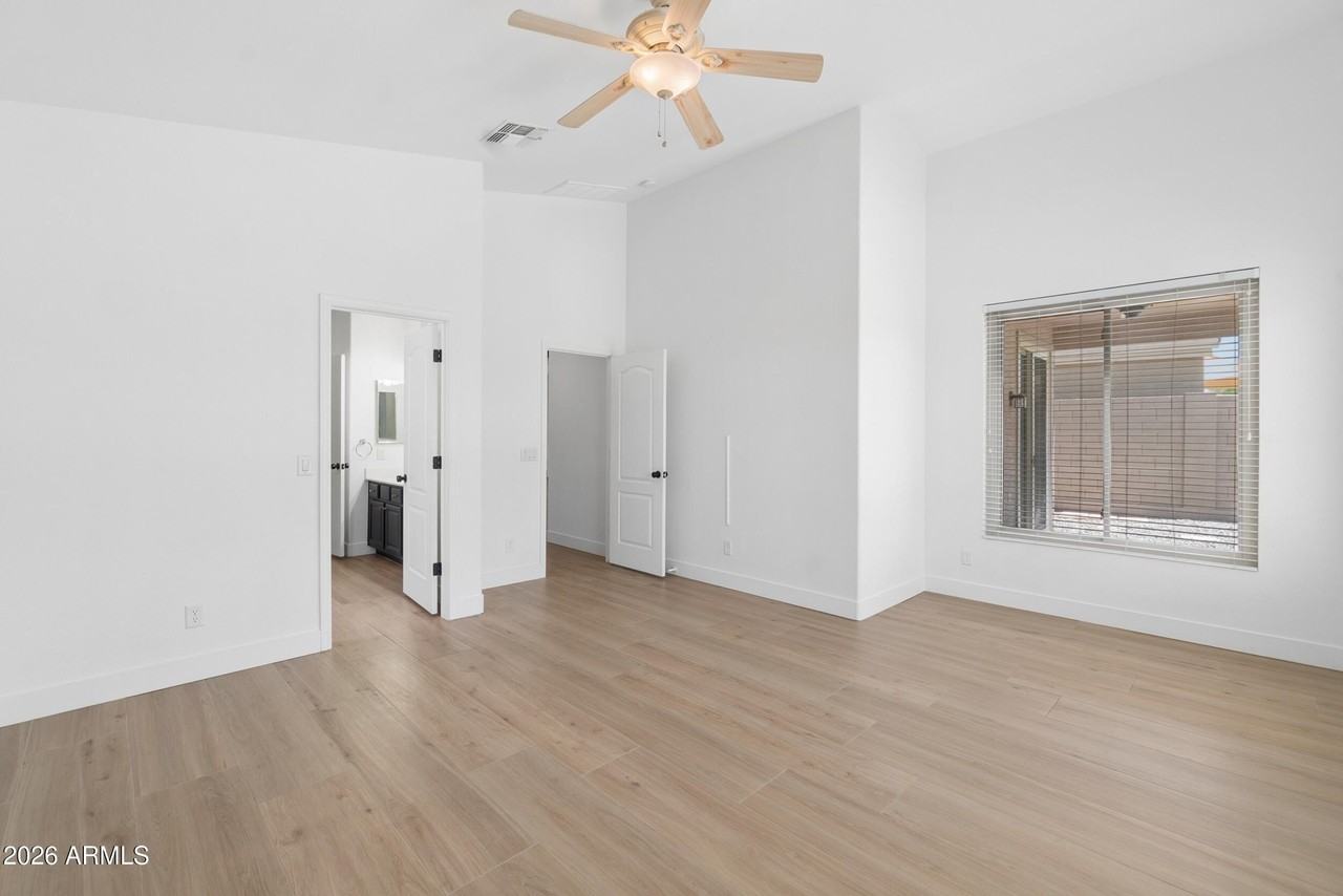 4349 E Smokehouse Trl - Photo 5 of 16