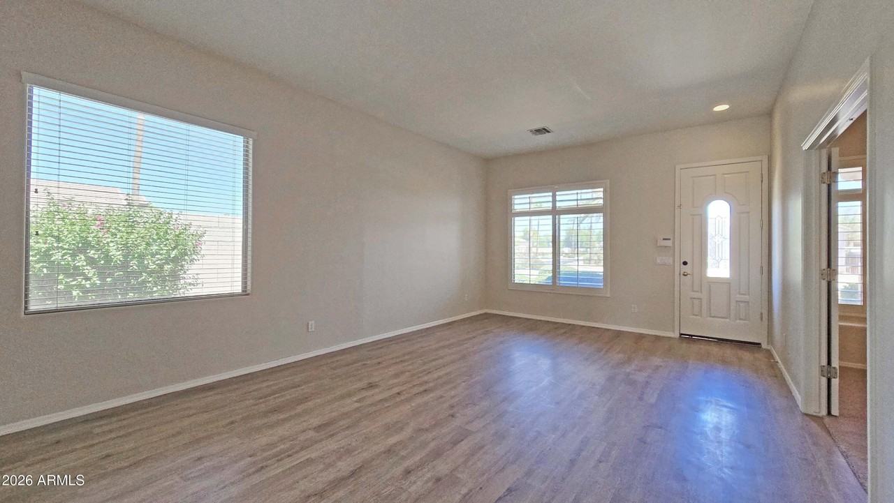 13588 W Alvarado Dr - Photo 3 of 32