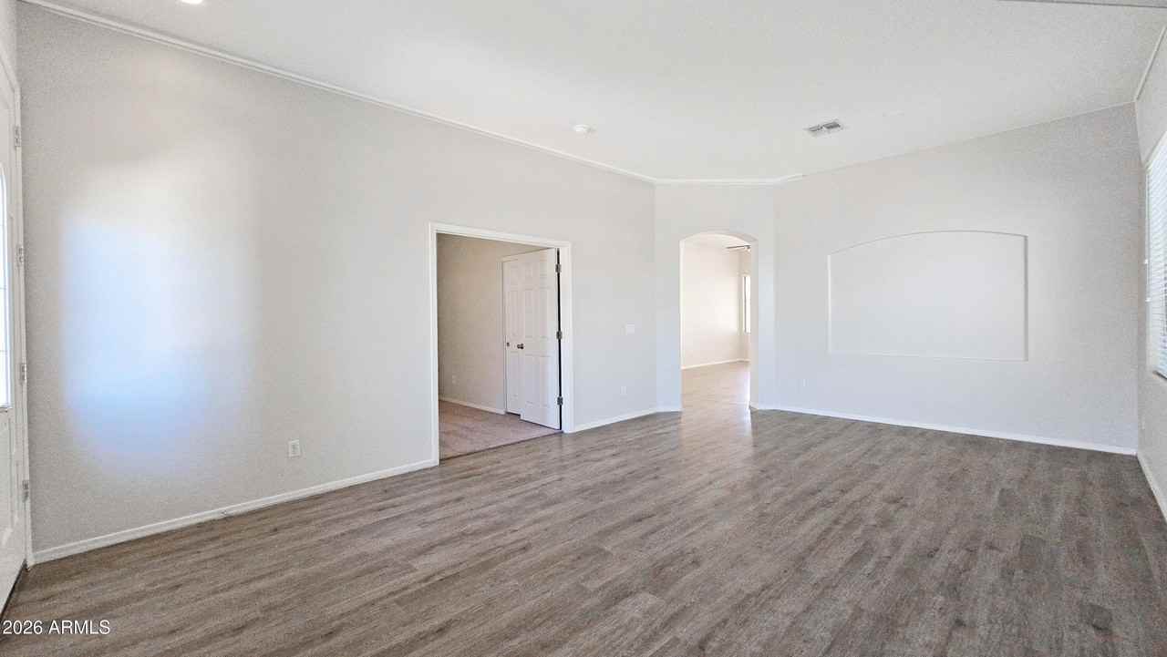 13588 W Alvarado Dr - Photo 4 of 32