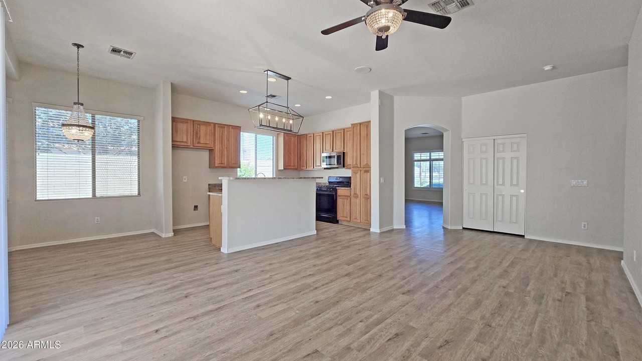 13588 W Alvarado Dr - Photo 6 of 32