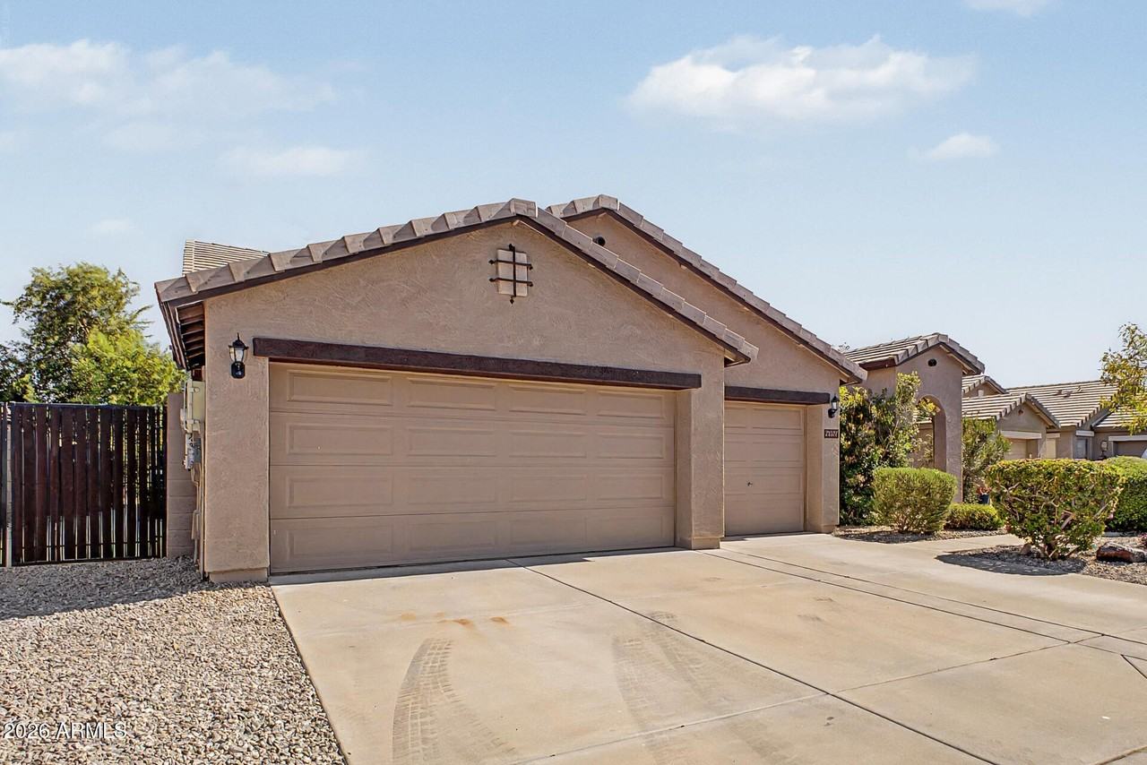 25537 W Forest Grove Ave - Photo 4 of 36