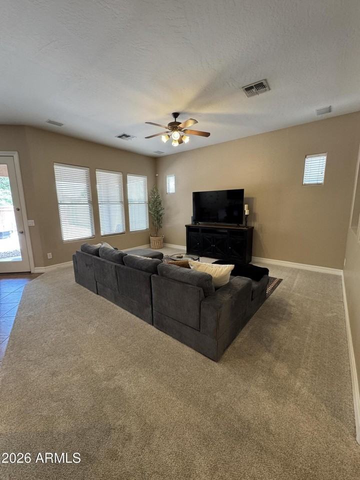 15264 W Georgia Dr - Photo 4 of 42