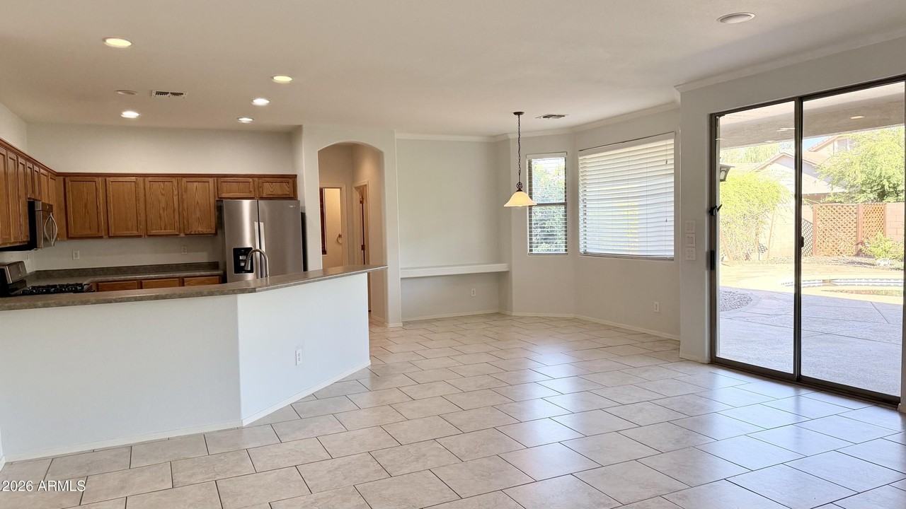 1289 E Iris Dr - Photo 7 of 42