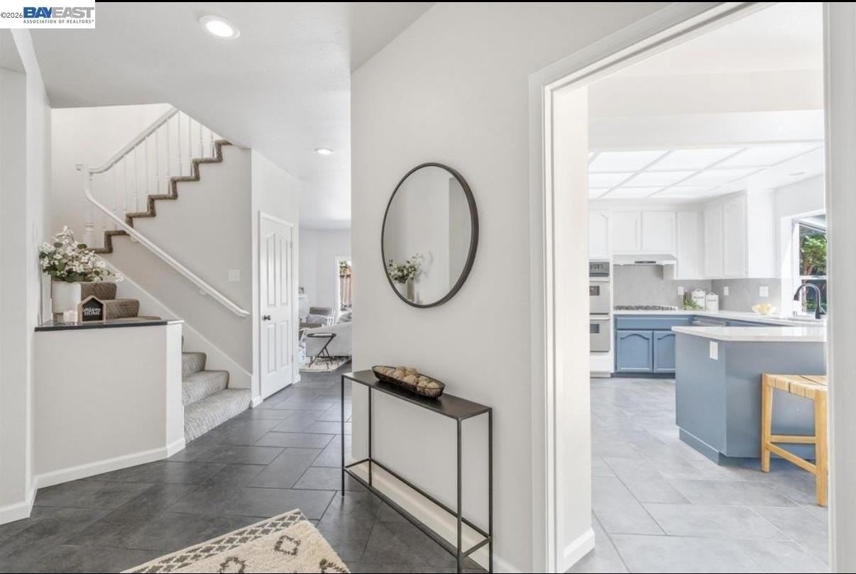 5 Stuart Pl - Photo 3 of 50