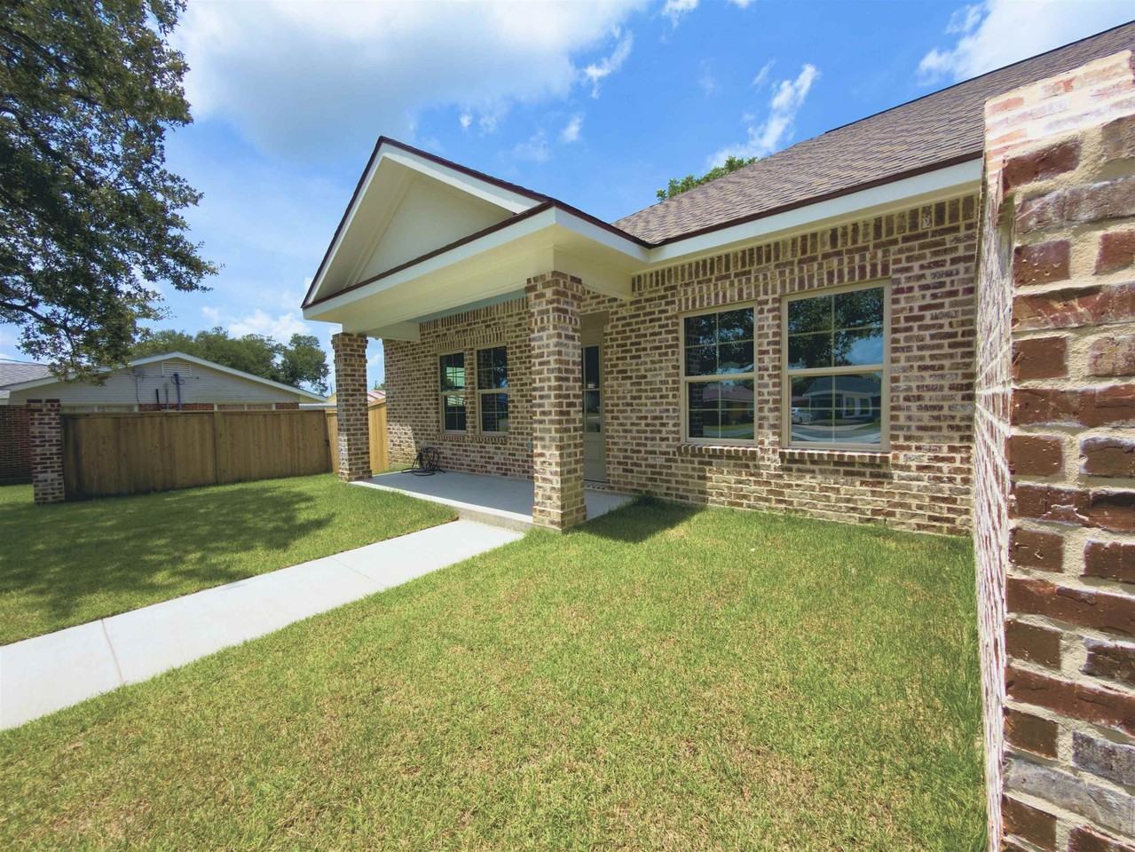 410A Camellia Dr - Photo 2 of 13