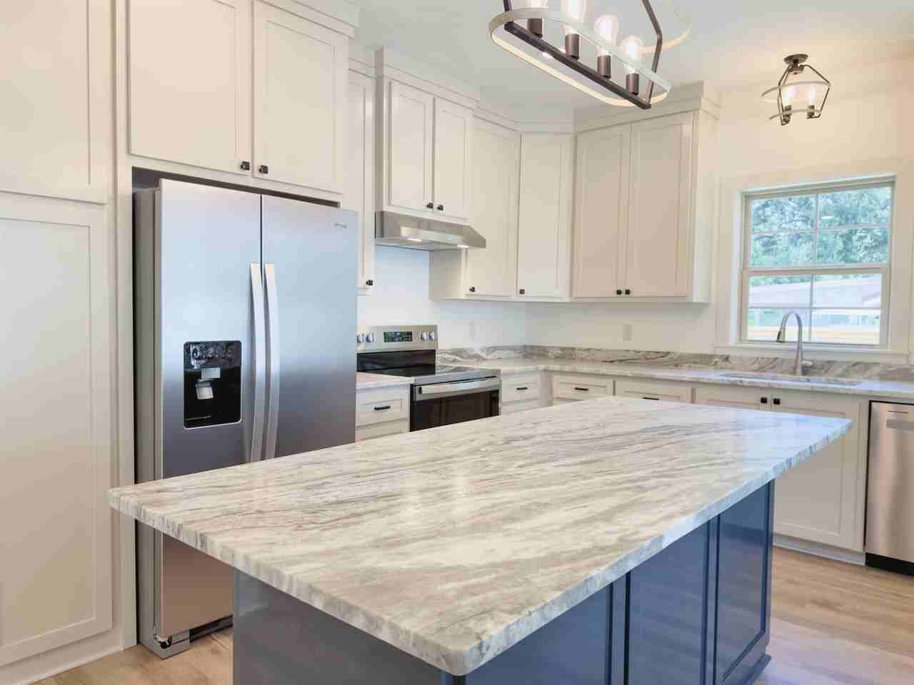 410B Camellia Dr - Photo 2 of 13