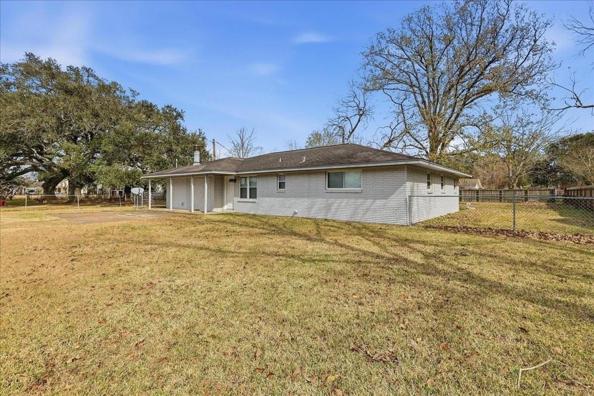 15443 San Jacinto St - Photo 3 of 35