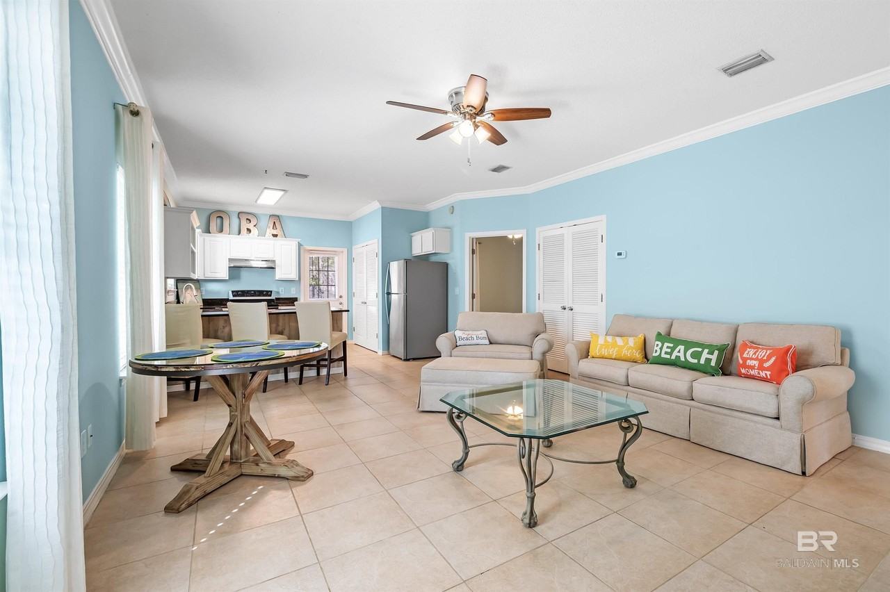 4375 Lindsey Ln - Photo 4 of 23