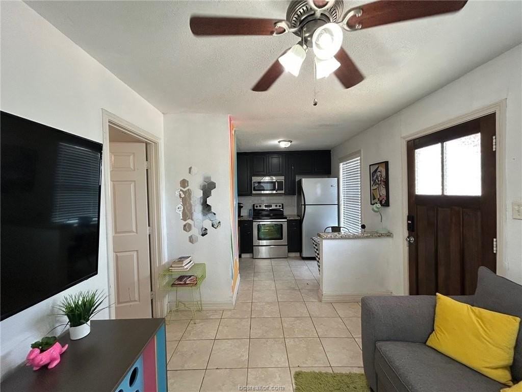 212 Montclair Ave - Photo 3 of 10