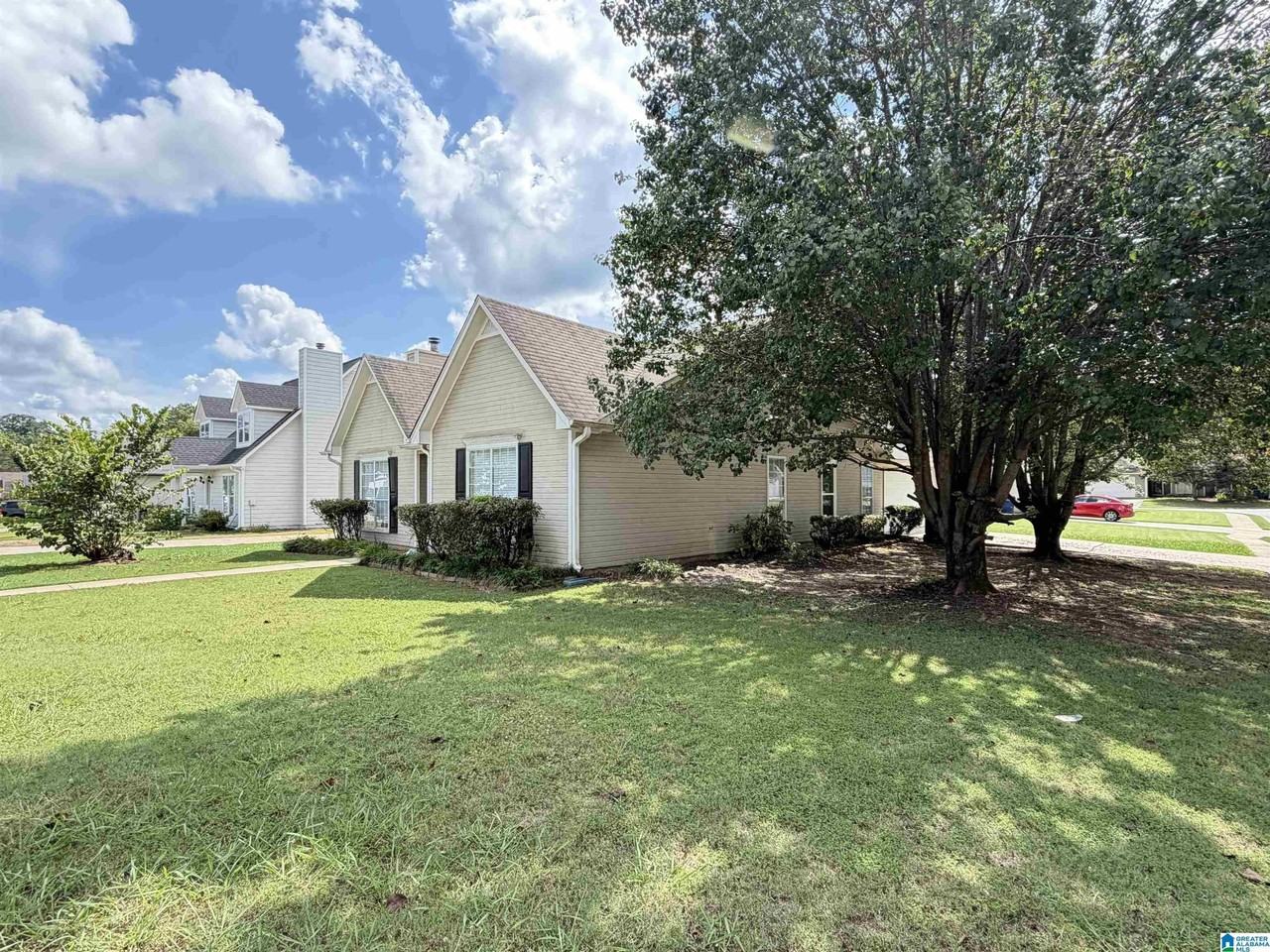 101 Cambridge Pointe Cir - Photo 2 of 20