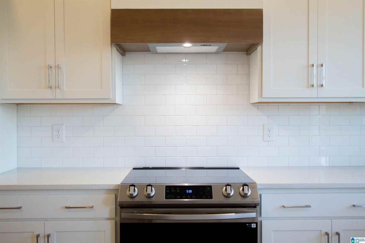 1188 Windsor Sq - Photo 7 of 18