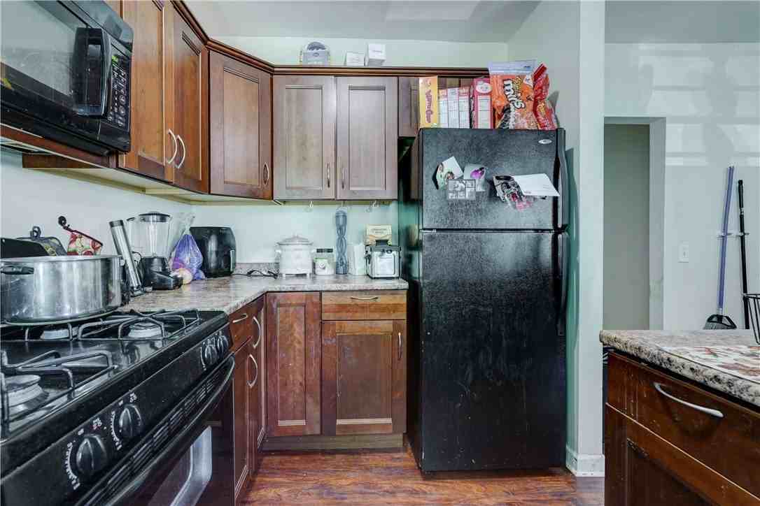 48 Oxford St ## 52 - Photo 5 of 22