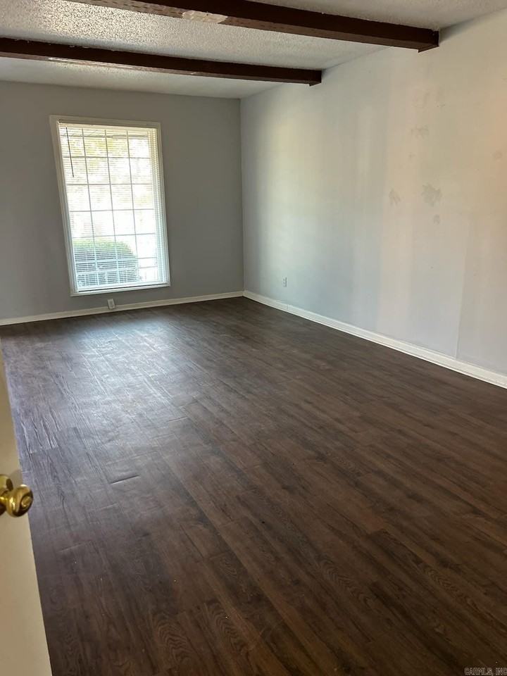 1800 Sanford Dr #4 - Photo 2 of 12