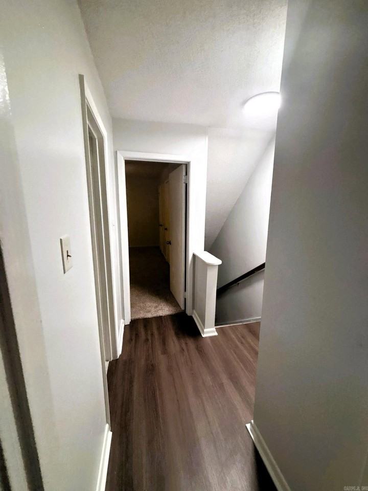 1800 Sanford Dr #4 - Photo 6 of 12