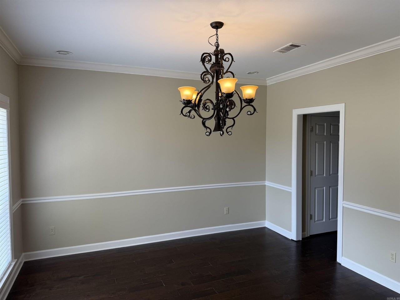 4 Bordeaux Ct - Photo 3 of 22