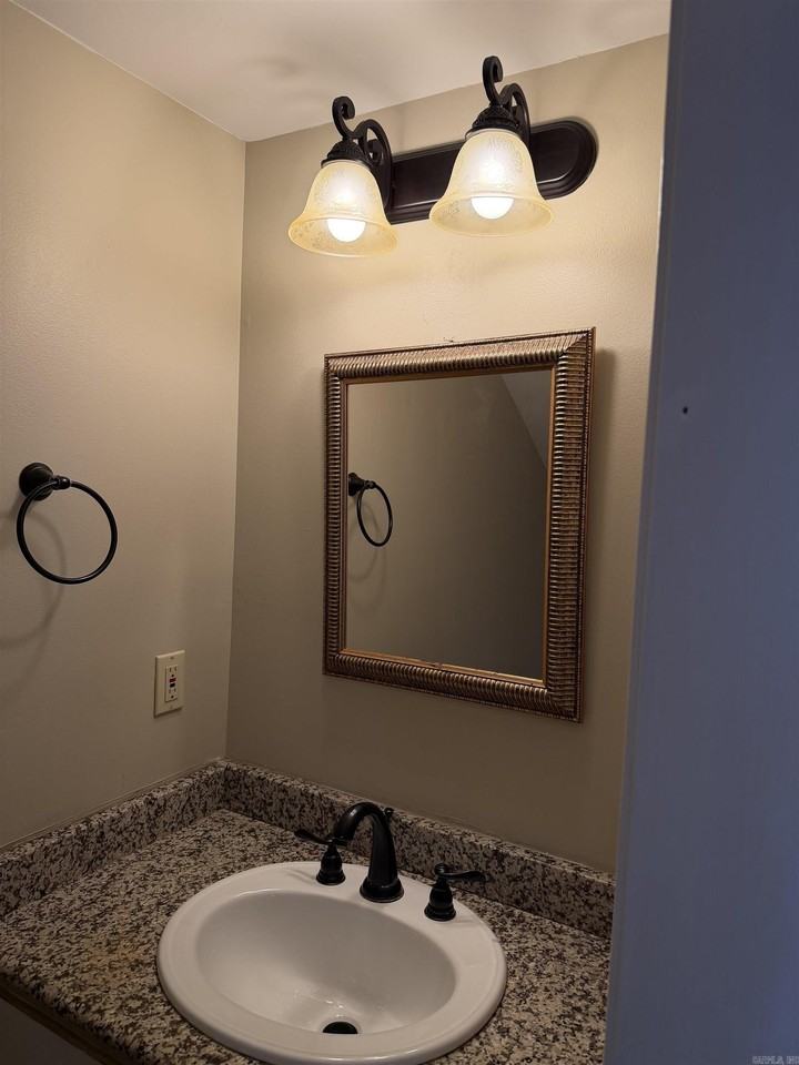 4 Bordeaux Ct - Photo 5 of 22