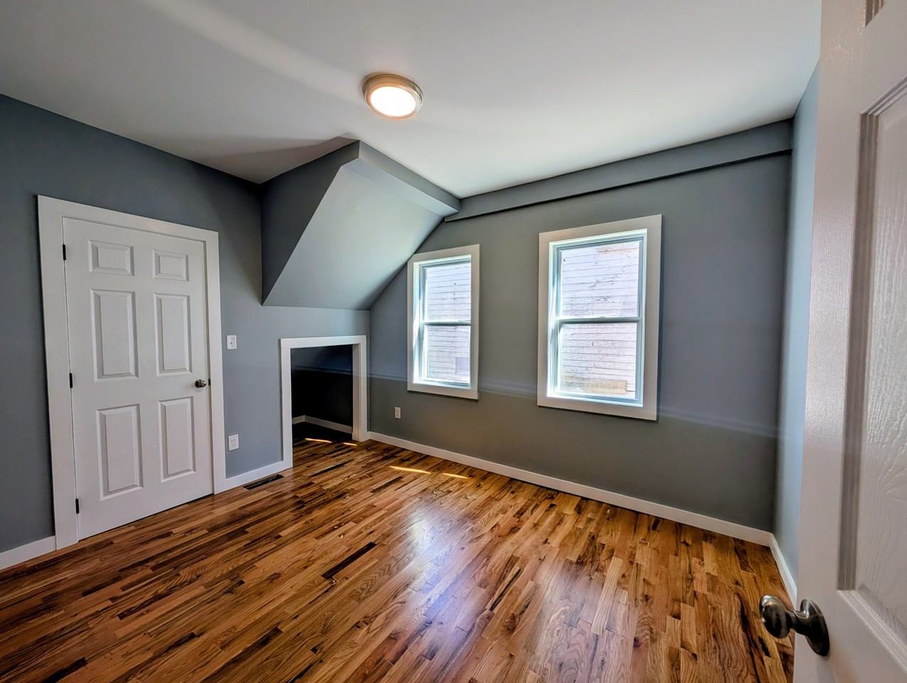 510-512 Columbia Street - 512 Lower #512LOWER - Photo 3 of 6