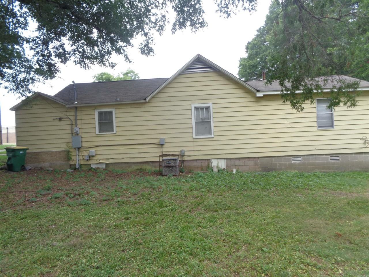 1906 E Capitol Ave - Photo 5 of 22