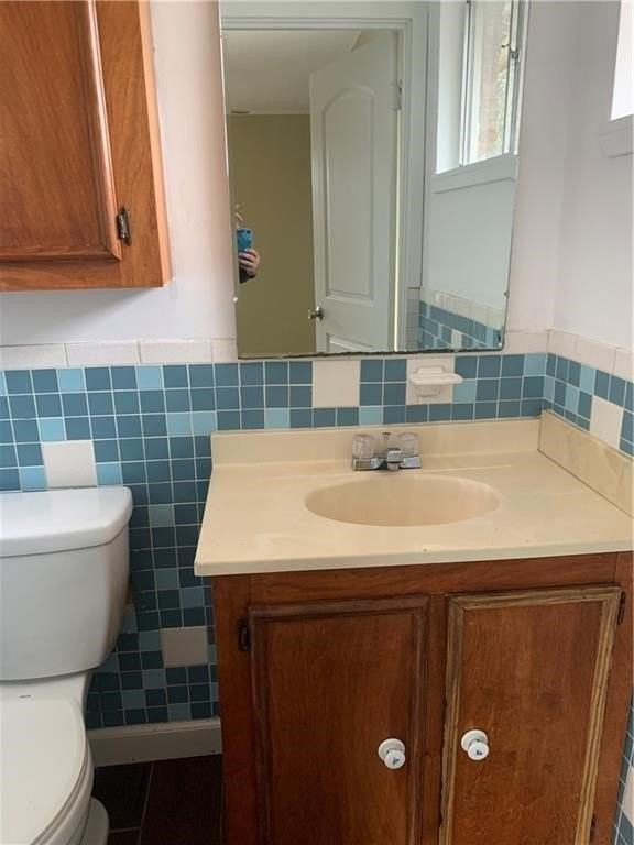 6026 Orms Dr - Photo 3 of 7
