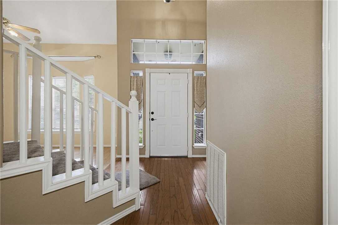 5106 Cavendish Dr - Photo 4 of 29
