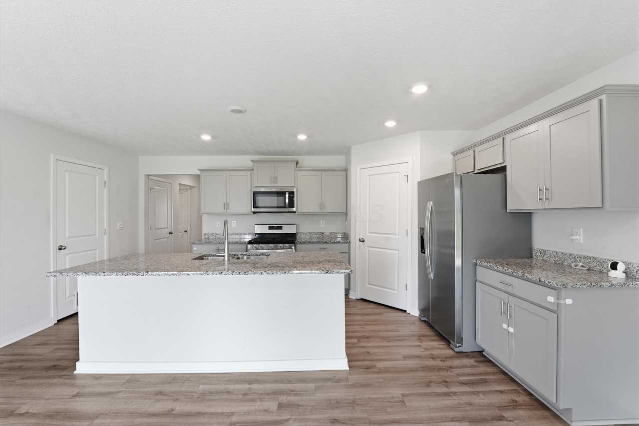 3040 Wyntree Dr - Photo 4 of 27