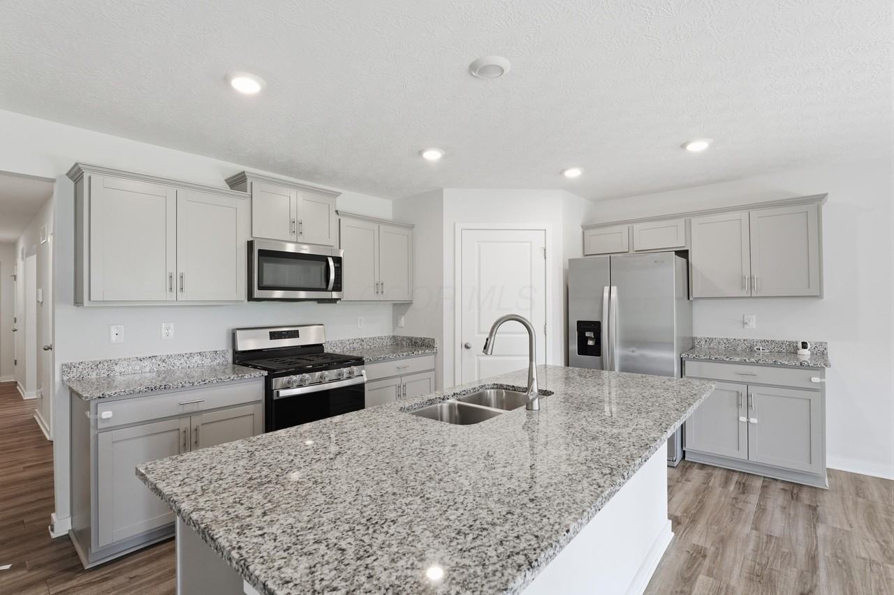 3040 Wyntree Dr - Photo 5 of 27
