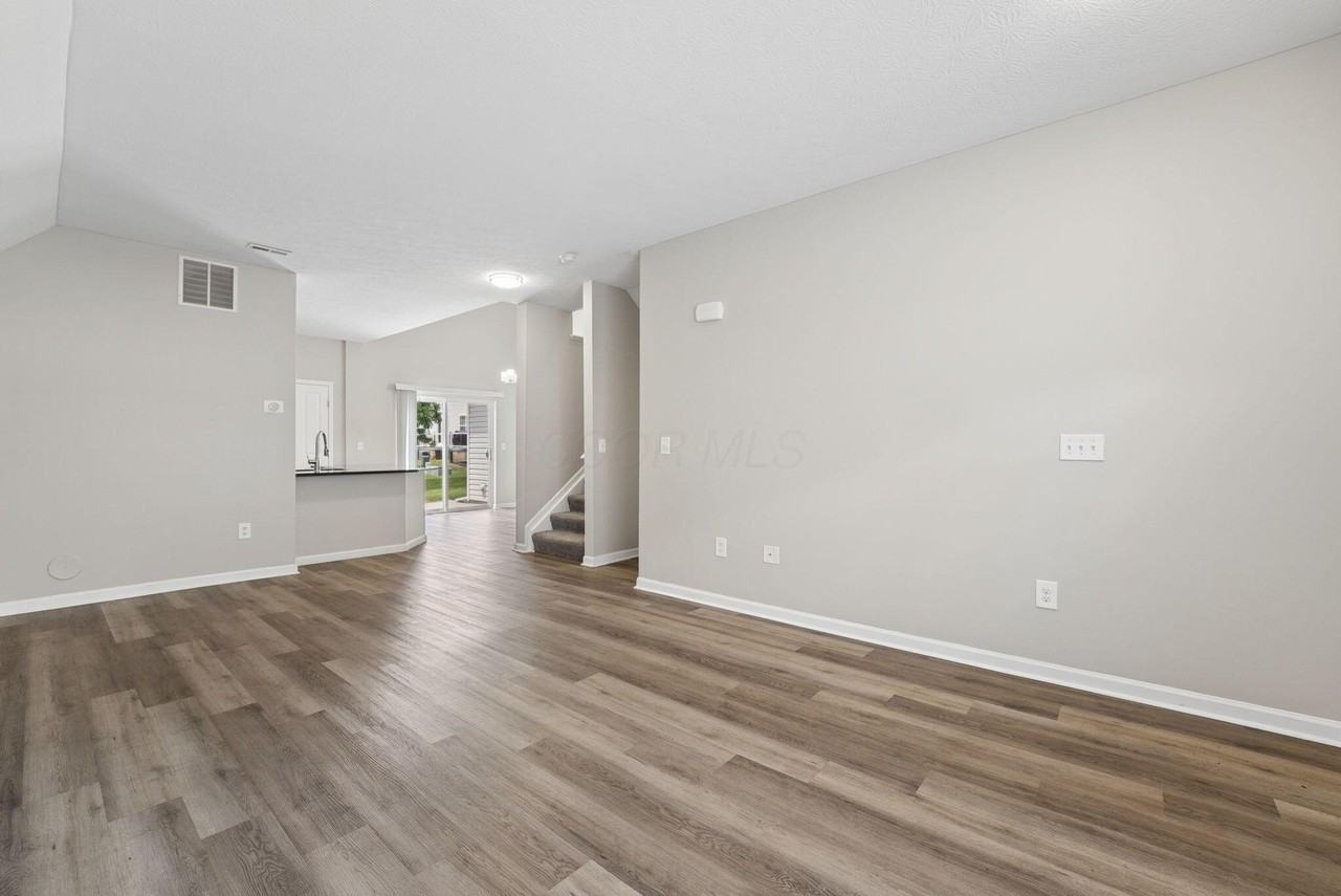 2029 River Rock Way - Photo 5 of 43