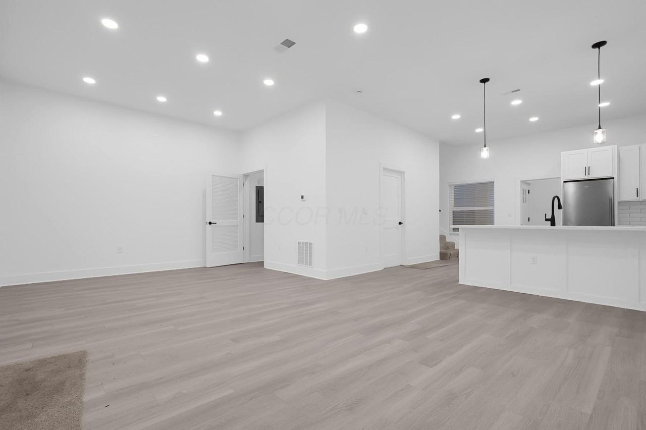 932 Wagner St - Photo 2 of 12