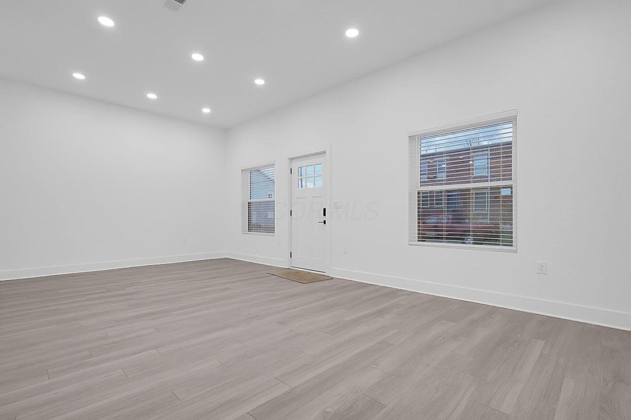 932 Wagner St - Photo 3 of 12