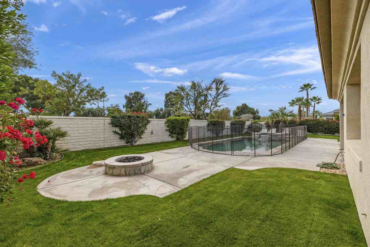 113 Azzuro Dr - Photo 4 of 35