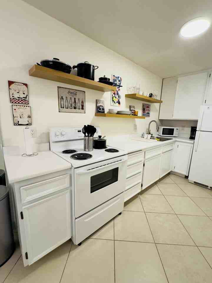 2801 N Los Felices Cir E #D102 - Photo 3 of 24