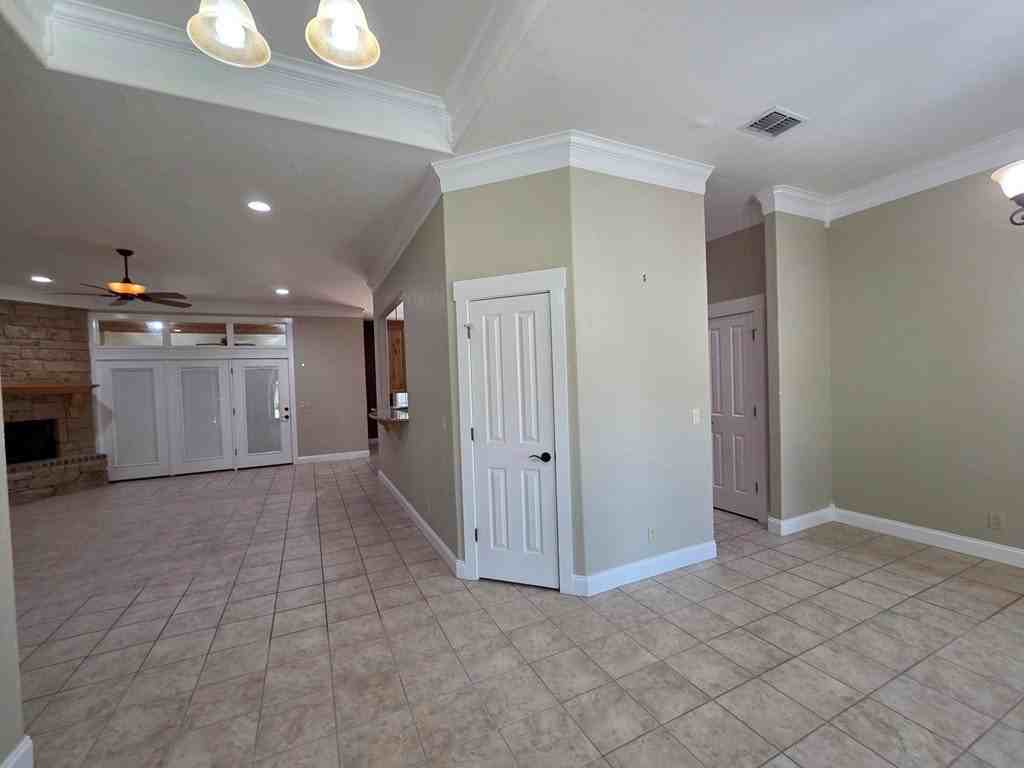 2150 Hedgestone - Photo 4 of 22