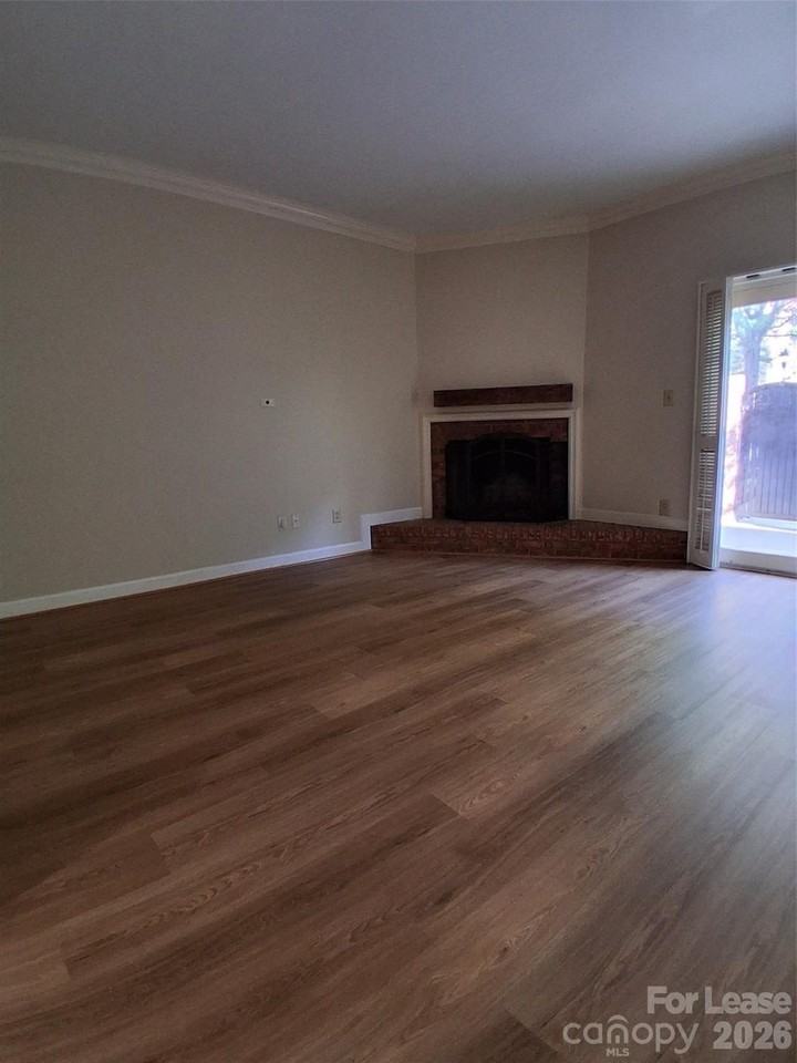 520 N Poplar St - Photo 6 of 26