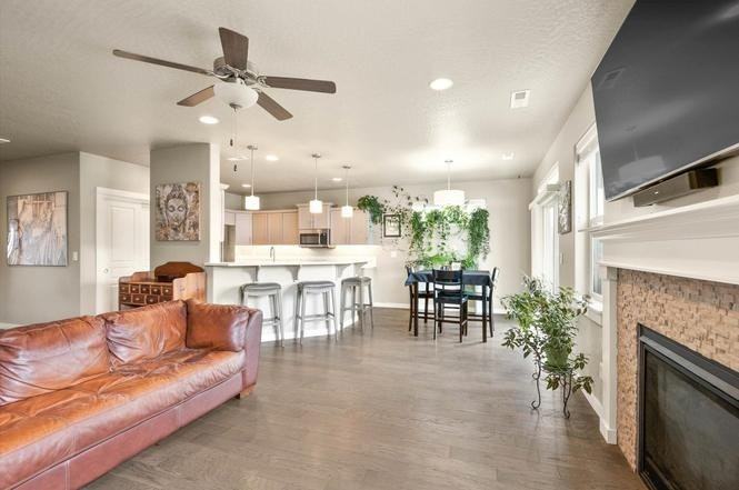 18106 E 19th Ave - Photo 3 of 26