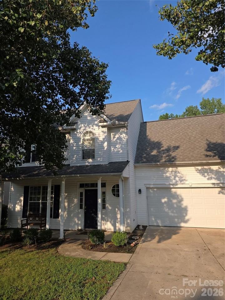 935 Woodington Ln - Photo 2 of 33