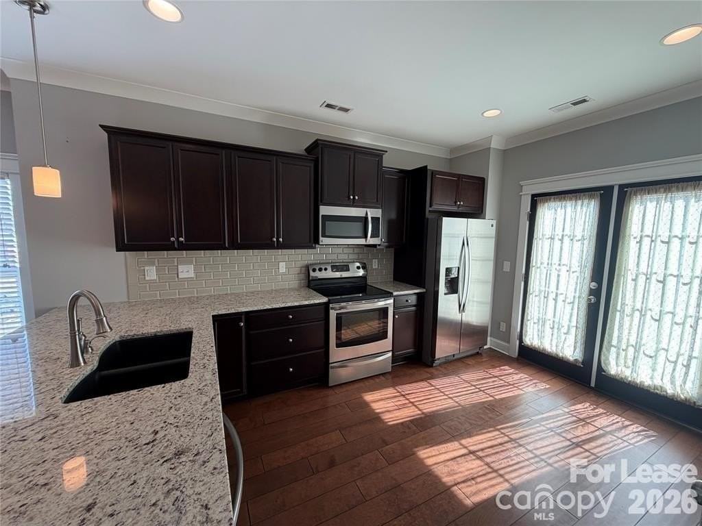 29 Myrtle St - Photo 3 of 12