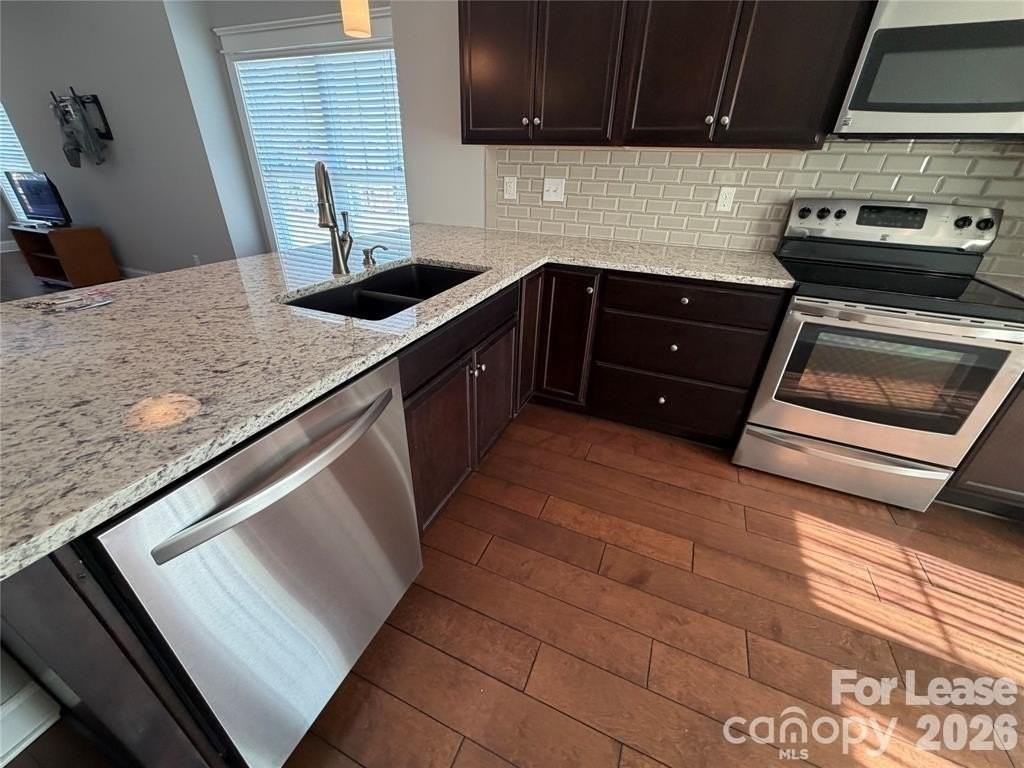 29 Myrtle St - Photo 5 of 12