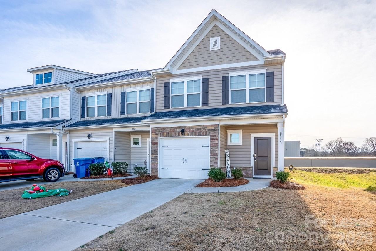 8119 Sheffield Dr - Photo 4 of 47