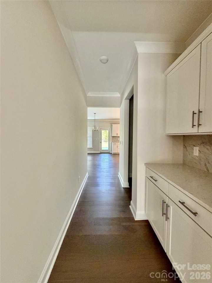 11212 Glasden Rd - Photo 5 of 45