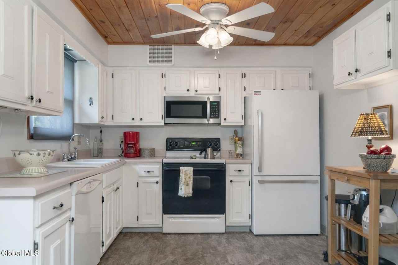 37 Ichabod Ln - Photo 5 of 22