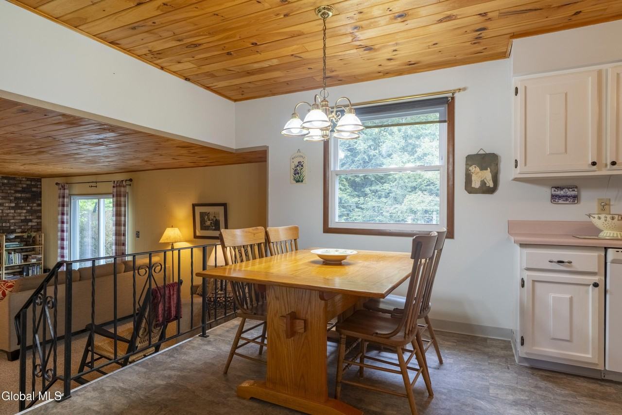 37 Ichabod Ln - Photo 6 of 22