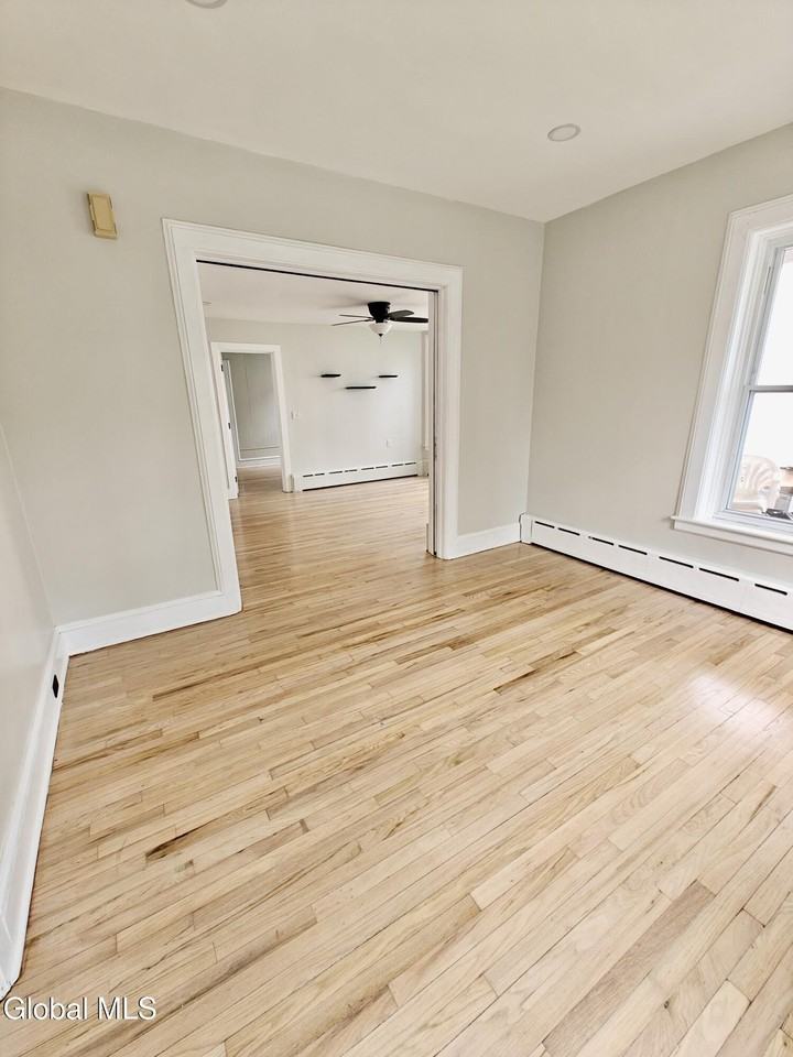 606 Broadway #1 - Photo 3 of 23