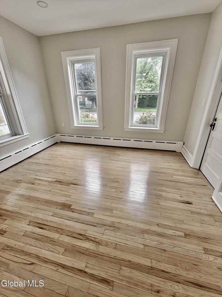 606 Broadway #1 - Photo 5 of 23