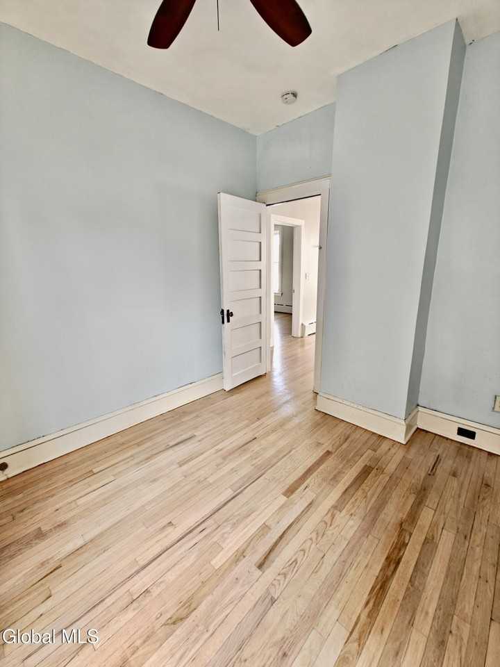 606 Broadway #1 - Photo 7 of 23