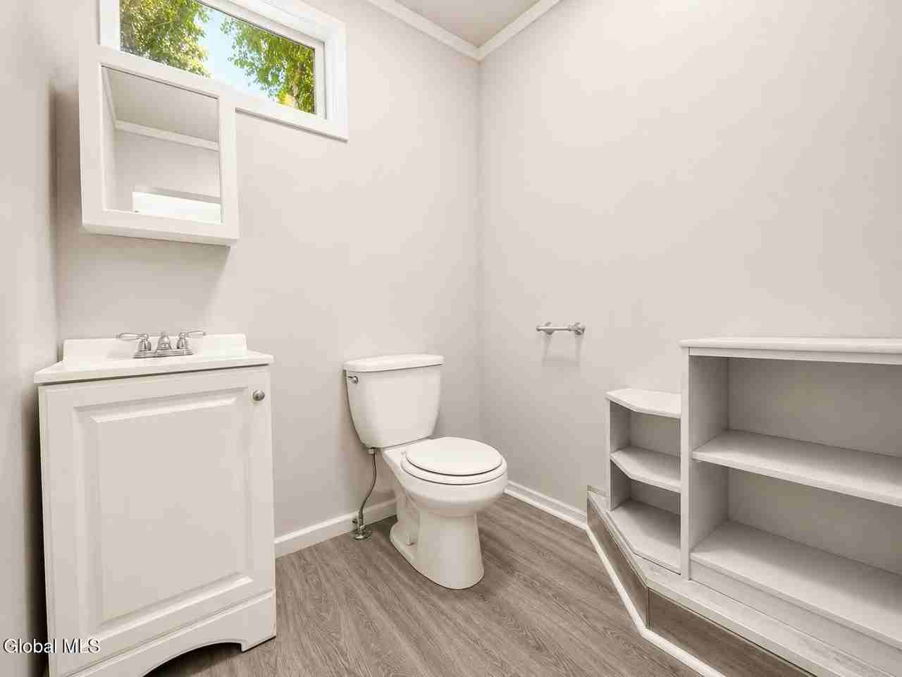 127 Grand St #2 - Photo 4 of 9