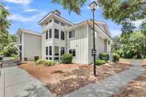 featured image of 266 Alexandra Dr #11