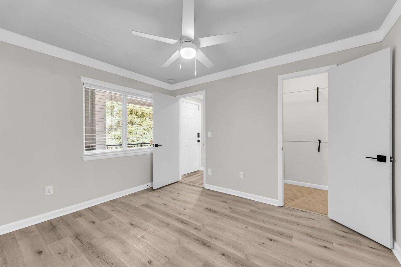266 Alexandra Dr #11 - Photo 4 of 24