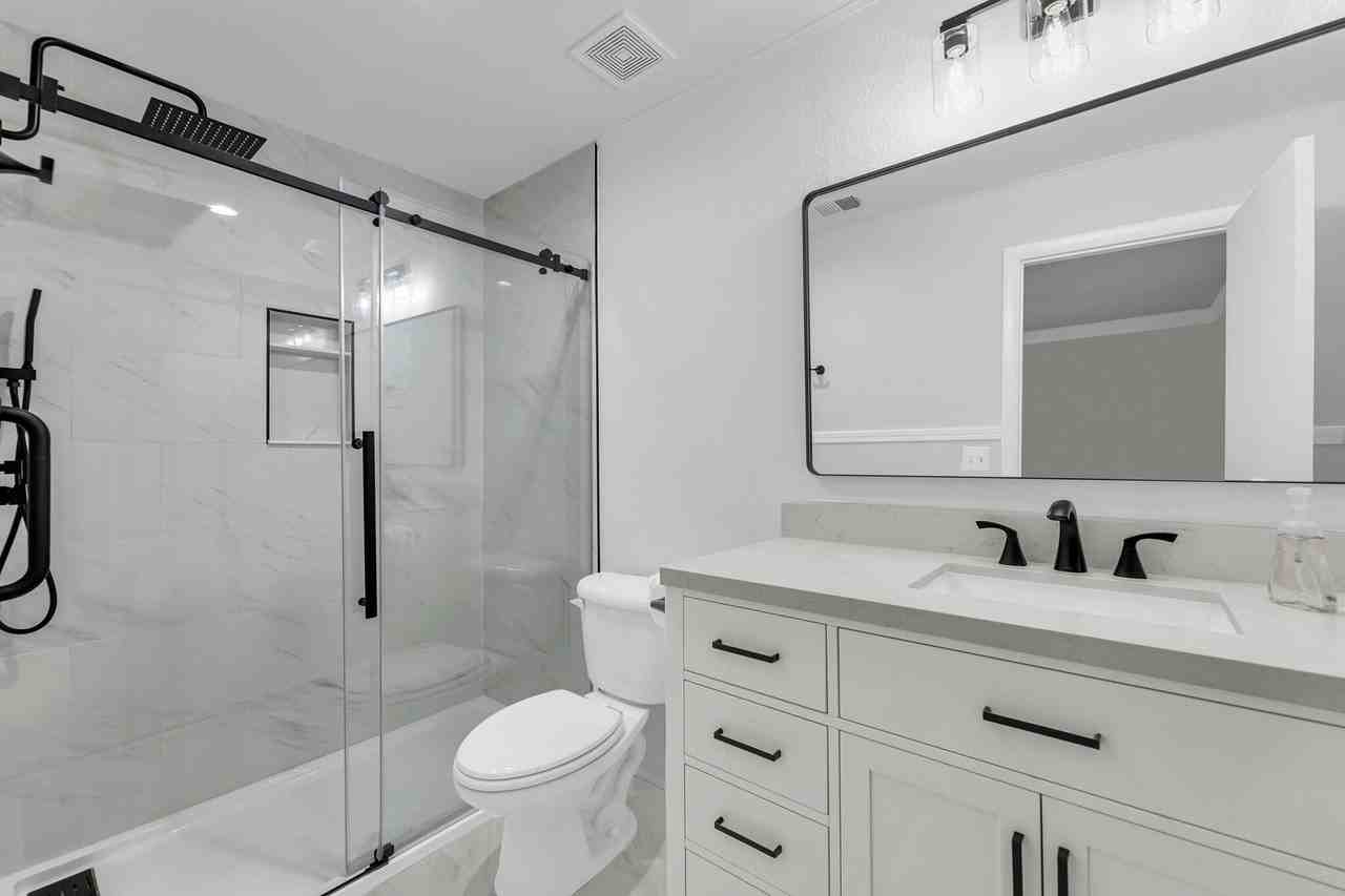 266 Alexandra Dr #11 - Photo 5 of 24