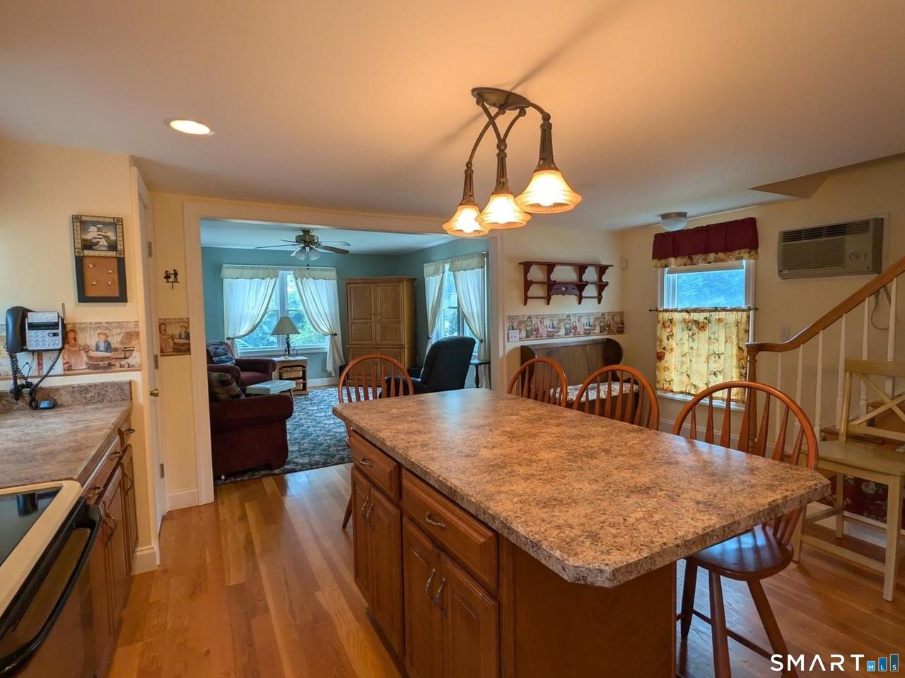 10 Shore Rd - Photo 3 of 26