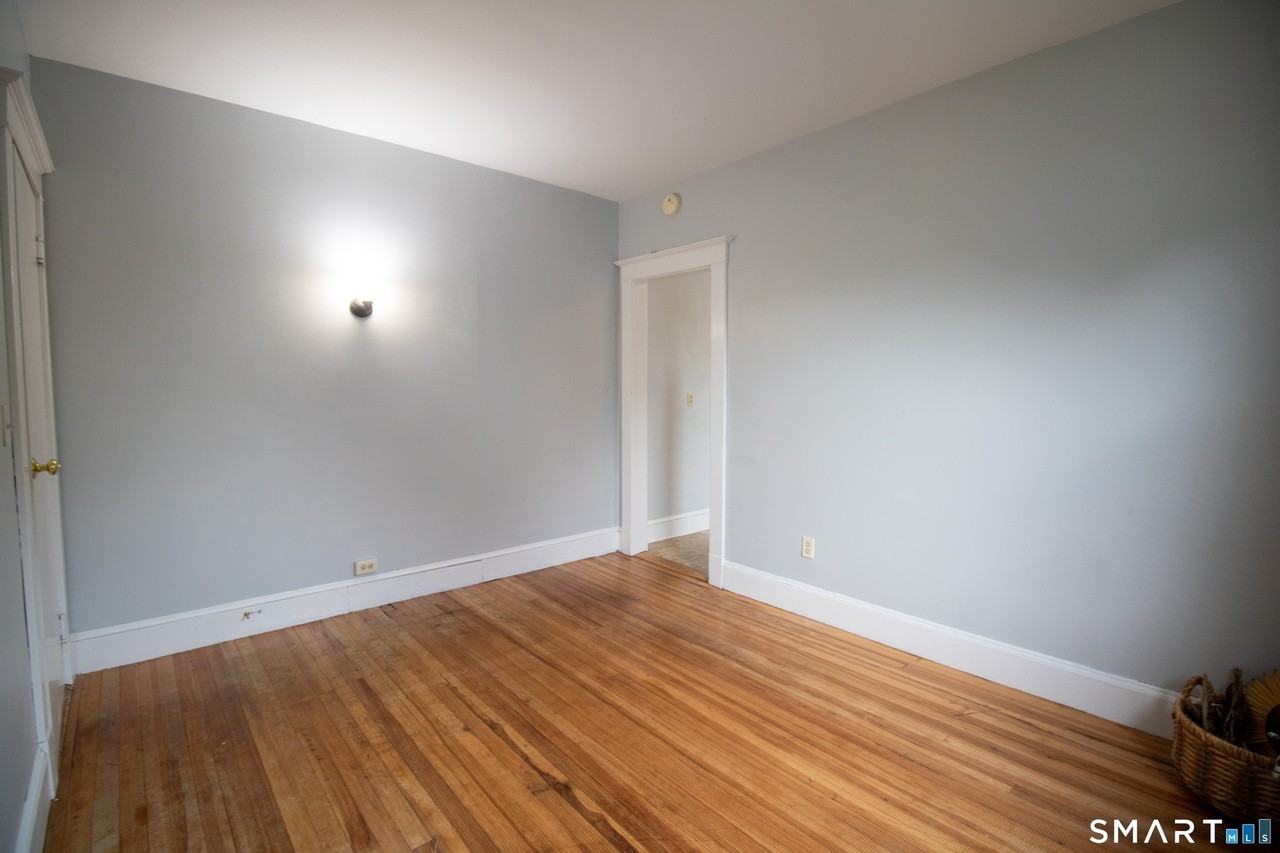 88 Riverview Ave - Photo 6 of 7